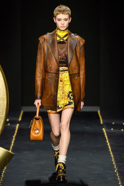 Look 5